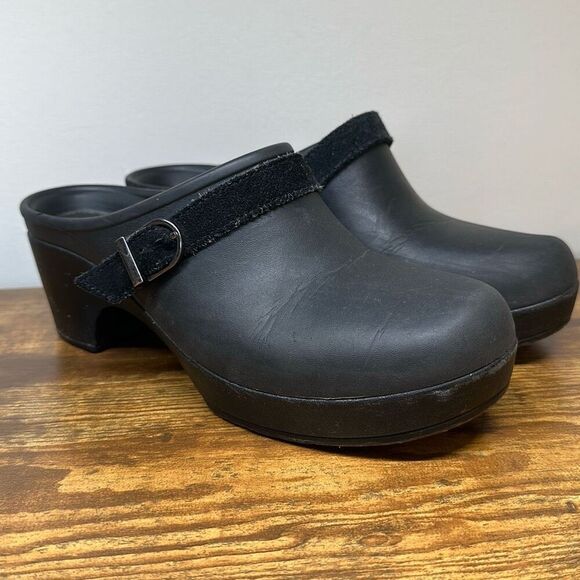 CROCS Sarah Clogs Mules Shoes Black Size 7 Chunky Black - Picture 1 of 9